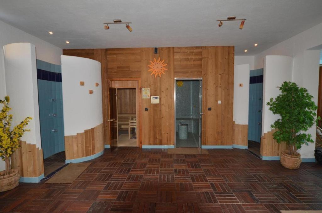 Apartments Ana Wellness S Rovigno Esterno foto