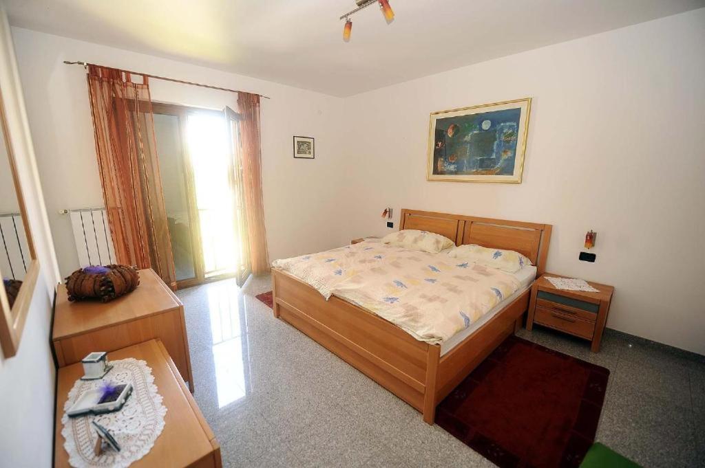 Apartments Ana Wellness S Rovigno Esterno foto