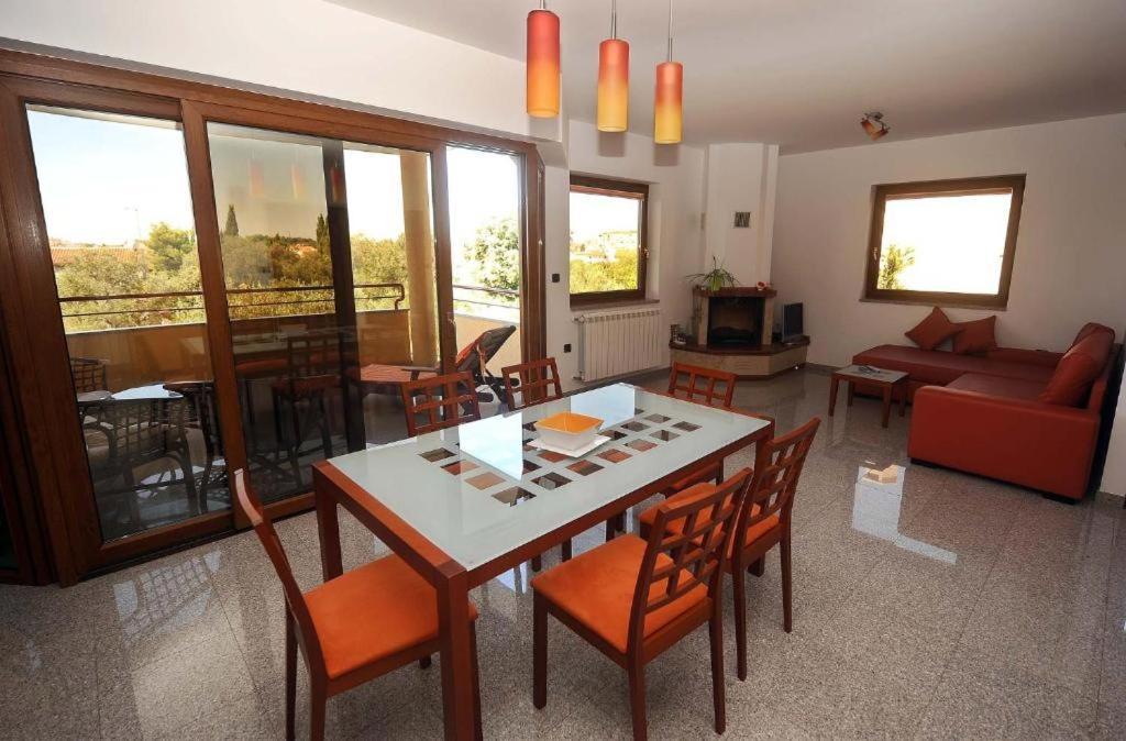 Apartments Ana Wellness S Rovigno Esterno foto