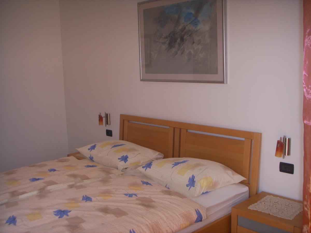 Apartments Ana Wellness S Rovigno Esterno foto