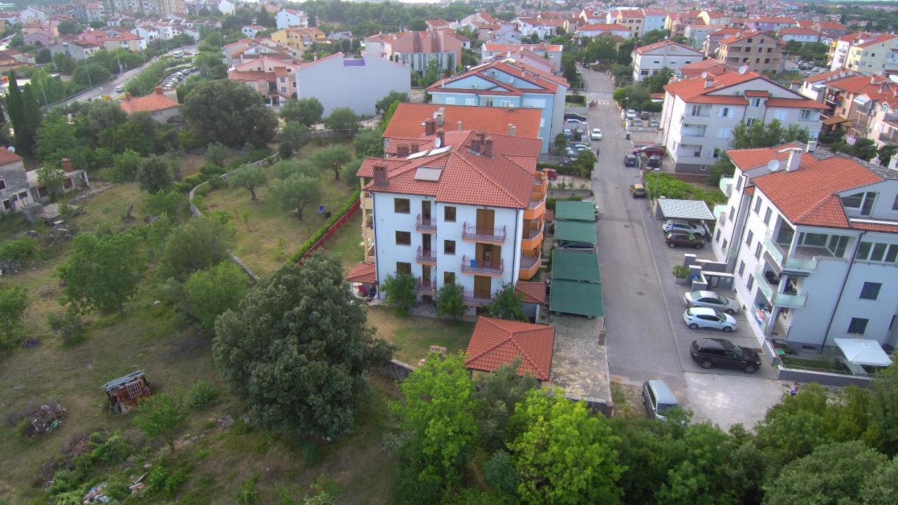Apartments Ana Wellness S Rovigno Esterno foto